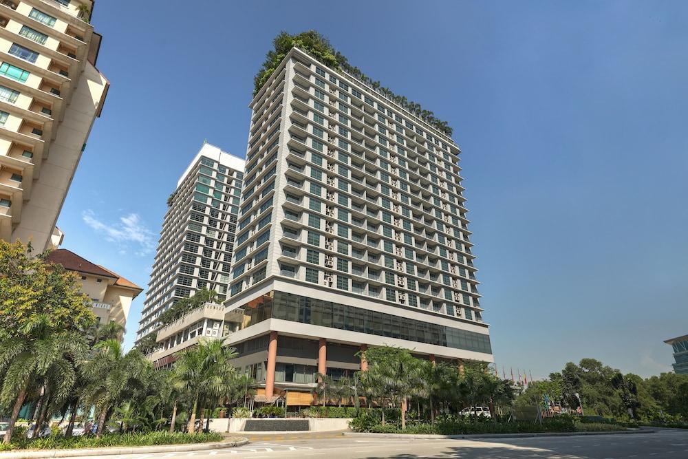 Acappella Hotel, Hotel 4*