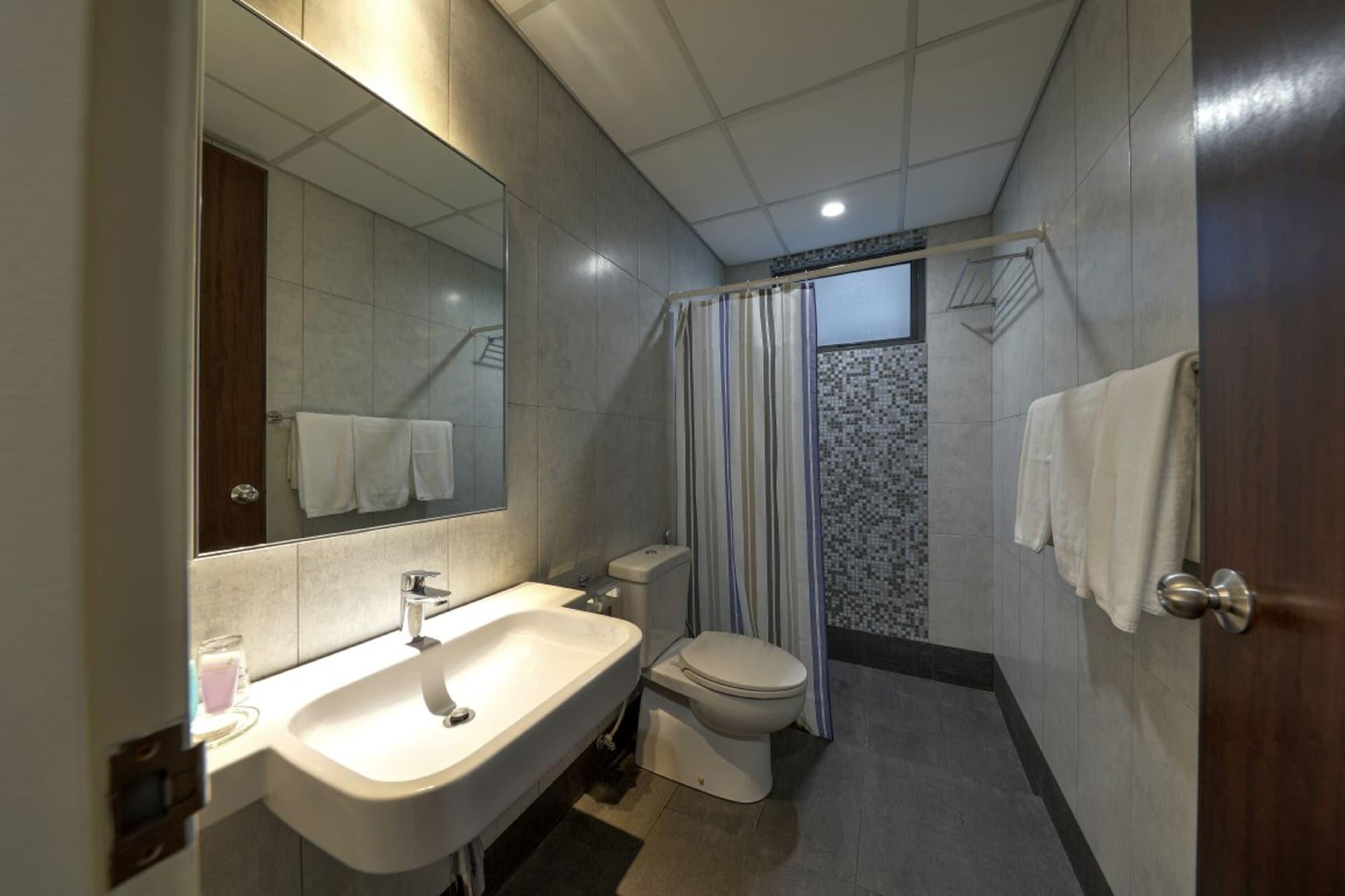 Acappella Hotel, Hotel