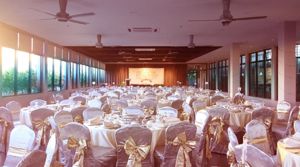 Acappella Hotel,