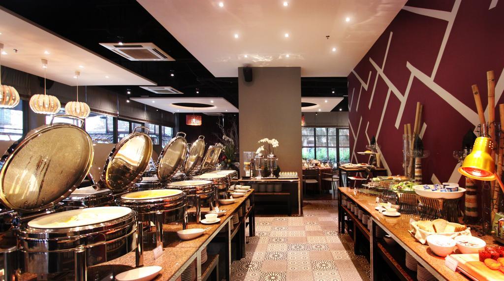 Acappella Hotel, Hotel 4*
